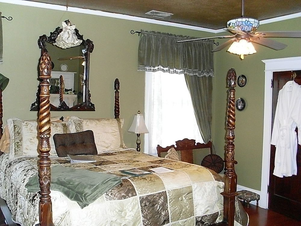 The Inn On Front Street Statesville Luaran gambar